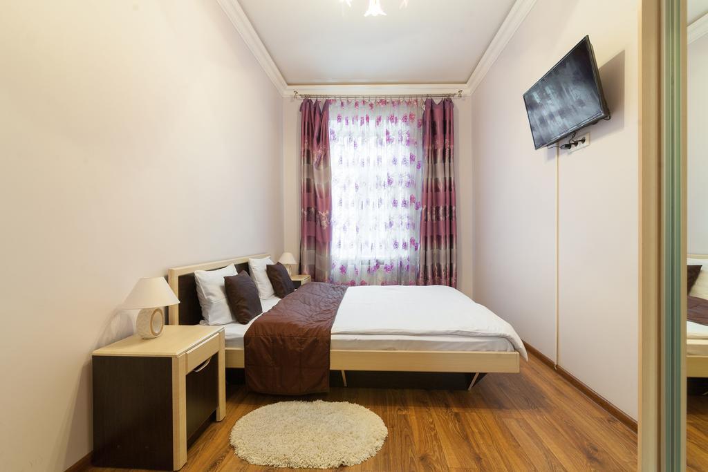 Near Opera Apartment Львов Экстерьер фото